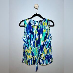 ELLEN TRACY MULTICOLORED SLEEVELESS TIE-FRONT BUTTON-BACK BLOUSE. SIZE SMALL